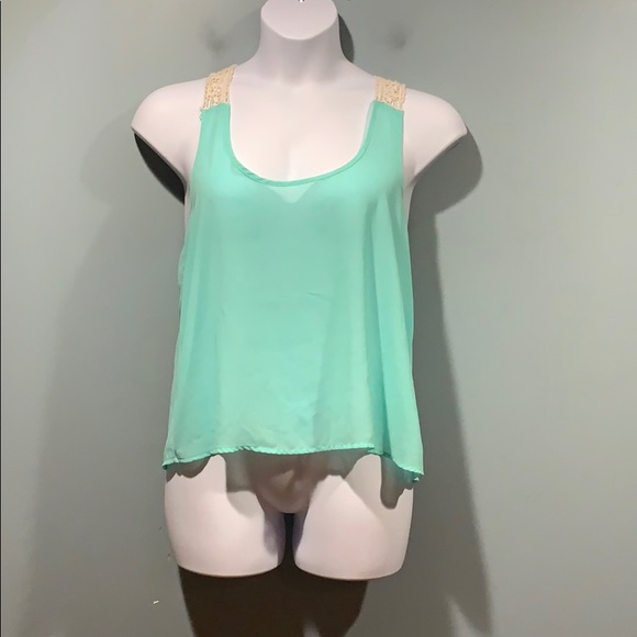 Forever 21 Tops - ❤️ Cute Top ❤️ 10/$25